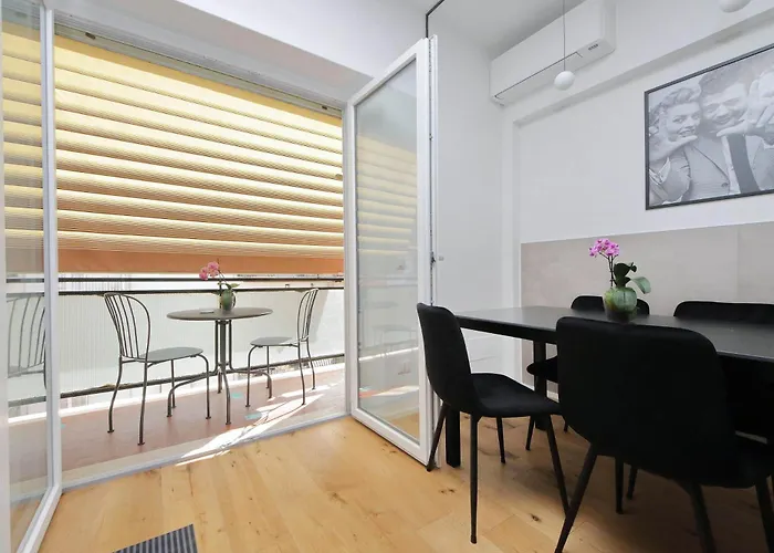 Clarino - Modern & Bright With Balcony By Hostand * Rzym