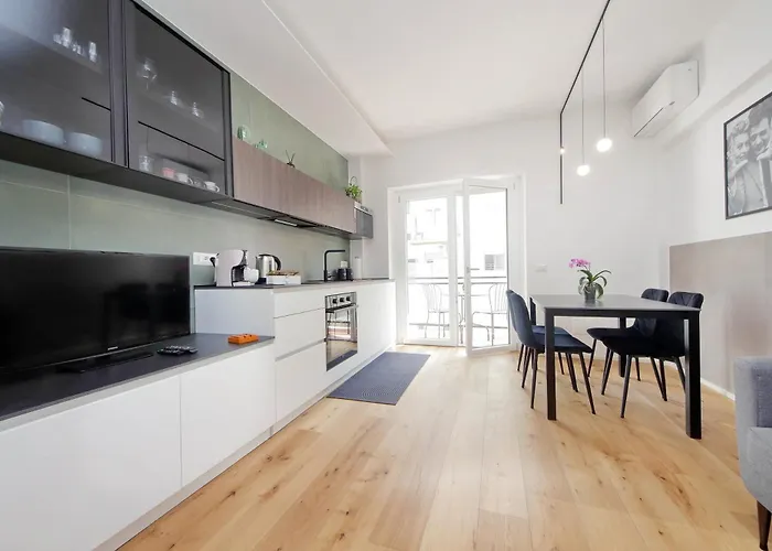 Clarino - Modern & Bright With Balcony By Hostand Apartament Rzym