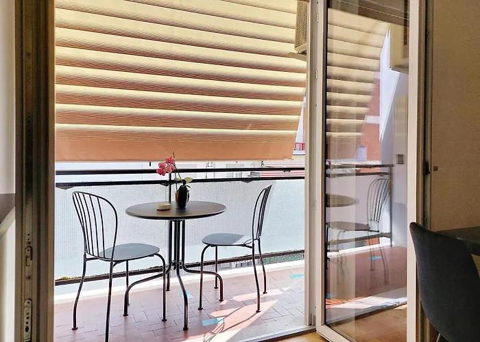Clarino - Modern & Bright With Balcony By Hostand *