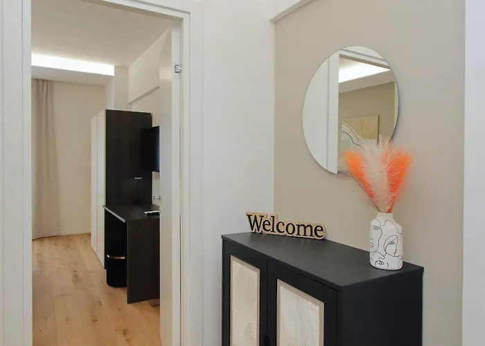 Apartament Clarino - Modern & Bright With Balcony By Hostand *